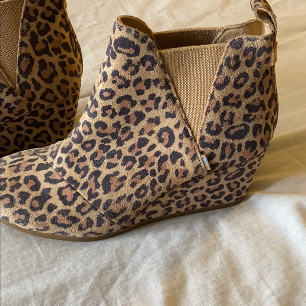 TOMS leopard wedge bootie NEW